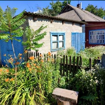 Будинок біля райцентру