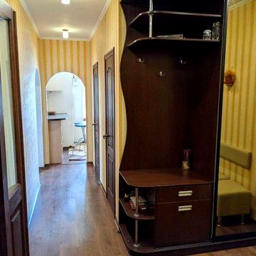З комнатная квартира с ремонтом и мебелью