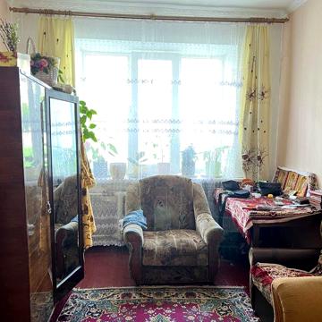 Продам хорошу світлу 2х кімнатну квартиру в центрі міста Узина