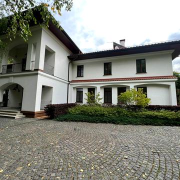 Нова вул., 77