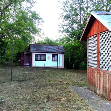 Продаю дачний участок з будинком