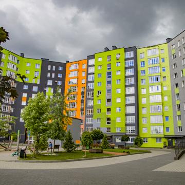 Приозерна, 32