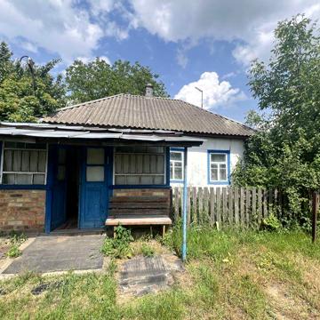 Будинок в центрі села Глибоке