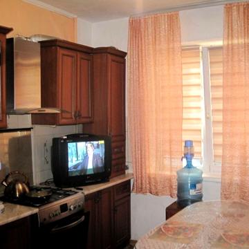 Продам квартиру вул. Попова 11