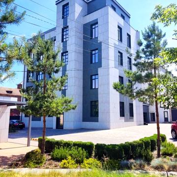 Квартира, 110м + гараж + паркоместо, пр.Почтовый, пл. Освобождения ЖК Клубный Дом