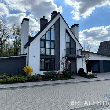 Автономний будинок з дизайнерським ремонтом. КМ Villaggo у Білогородці