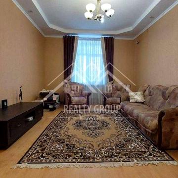 Продаж гарної 3к “сталінки” з автономним опаленням на Карачунах