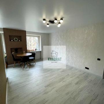 Продам 3-ну квартиру студію в цетрі міста