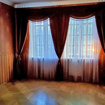 Продам Трикімнатну Квартиру на Театральній