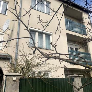 Продаж будинку в мкр. Підлипники, придатного для декількох сімей.