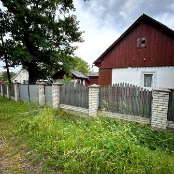 Продається земельна ділянка з будинком в Глибоці