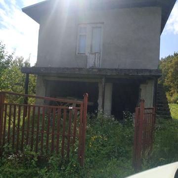 Продам дачу.Ужгородський район недалеко від  жд.зупинки Дачна