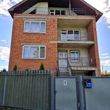 Берегове будинок продам великий 3 пов. НОВИЙ