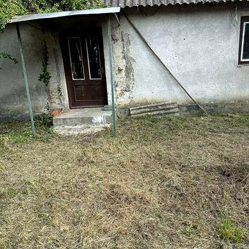 Продається будинок і земельна ділянка