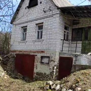 Будинок під дачу в Тараща 120 км від Києва. Ділянка 10 соток.