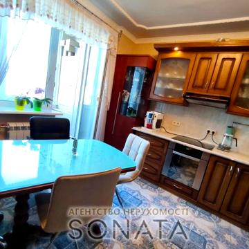 Продаж трикімнатної квартири по бульвару Тараса Шевченка 250.