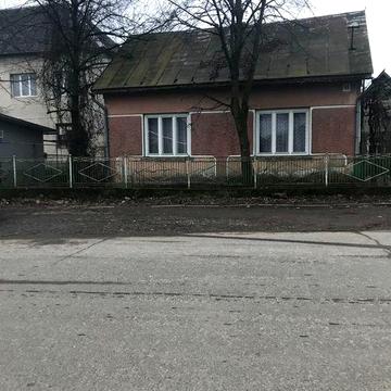 Будинок в центрі Сокирниці