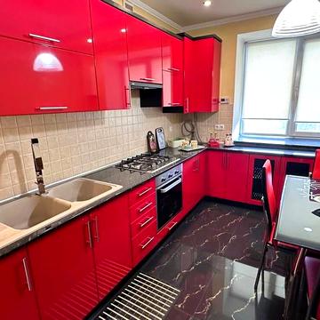 Продаж комфортної 3 км квартири в зручній локації
