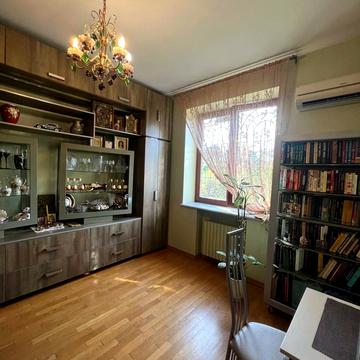 Лесі Українки просп. (Гагаріна), 10а