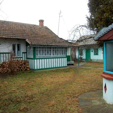 Продам хатинку з садом