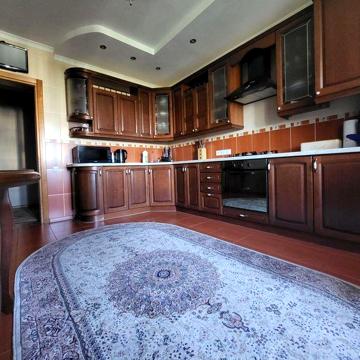 Продам дворівневу 3х квартиру в центрі Бучі! Газове опалення ЖК Київміськбуд