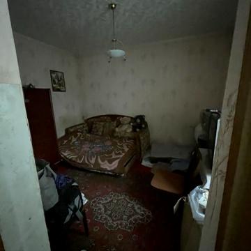 Продам будинок 1/3  зі землею