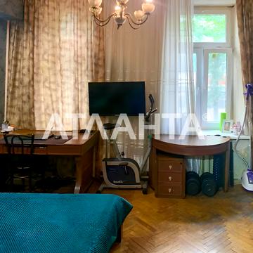 Богдана Хмельницького вул., 130