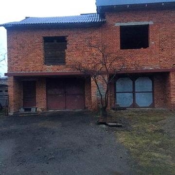 Продається нерухомість, будинок, гараж