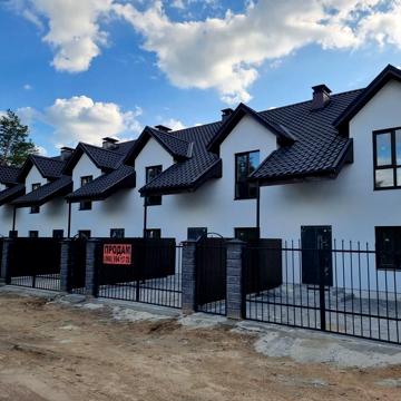 Продам будинок (таунхаус)за ціною квартири, з паркомісцем.БровариЦЕНТР