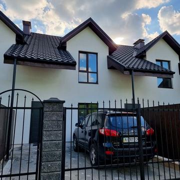 Продам будинок (таунхаус)за ціною квартири, з паркомісцем.БровариЦЕНТР