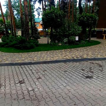 Радистів вул., 34