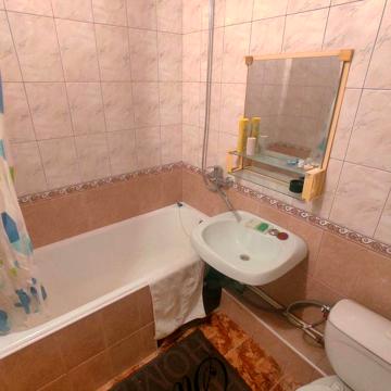 Сдам реальную 2 ккв в районе Конного рынка, м. Защитников Украины.