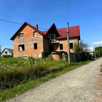 Продається двоповерховий будинок в Вишково