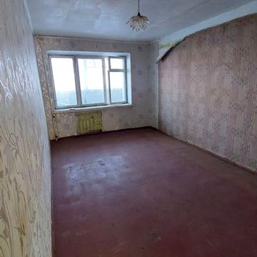 Продам 3-кімнатну квартиру. Комерція. Вул.Стависька,26.