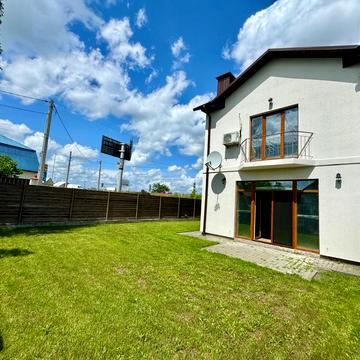 Продаж ДУПЛЕКСУ з новим ремонтом, ділянкою 3,3 сот за приємною ціною