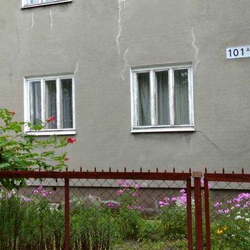 Продаж двохповерхового будинку