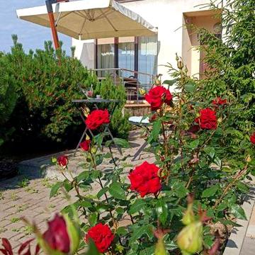 Продам шикарний котедж 220квм з ділянкою 10 соток