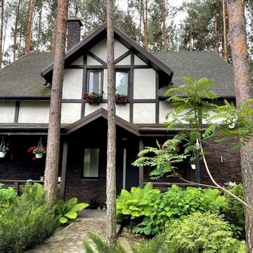 Шикарный дом от хозяина. Буча в лесу с озером 141 м2. 9 соток