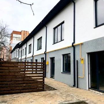 Готовий таунхаус з газом і централь. комунікаціями в топовій локації