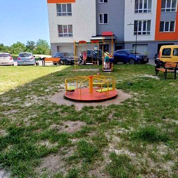 Продаю 3к квартиру в зданому будинку