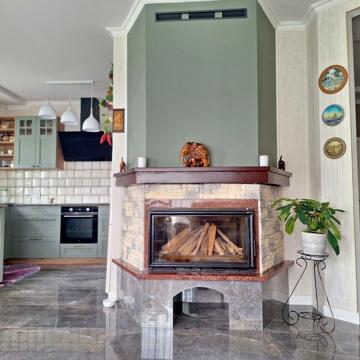 Будинок 110м з каміном  +5соток , гараж, госпблок, навіс в Борисполі