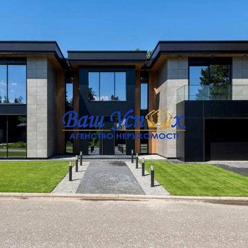 Продажа дома в лесу c выходом на озеро в городке Riviera Village .