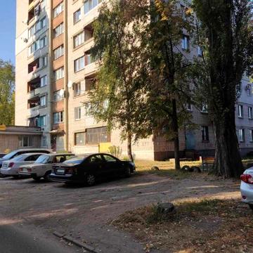 продам 4-х кімнатну квартиру 700 річчя Нарбутовская 277