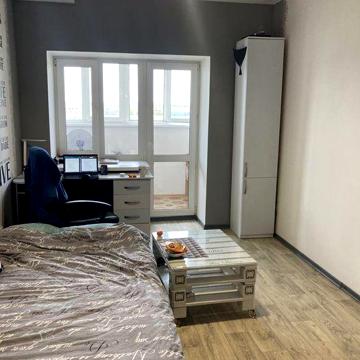 3к. квартира 100 м2. Автономное отопление.