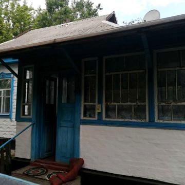 Продаж будинку в мальовничому селі яке інтенсивно розвивається