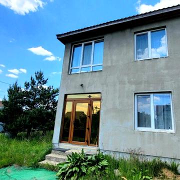 Будинок в місті з ремонтом
