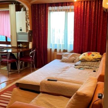 Продам 3-х кімнатну квартиру в центрі міста