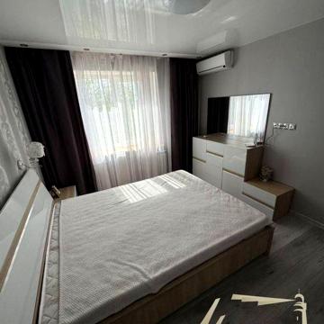 Продаж двокімнатної квартири, в Шевченківському районі