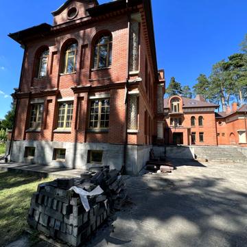 Продажа .Таценки, Домовлодения 280 соток леса, выход в реку Стугна.