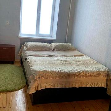 Продам 2 -ну квартиру у центрі міста